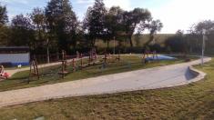 lanové centrum s&nbsp;dětským hřištěm a&nbsp;trampolinou